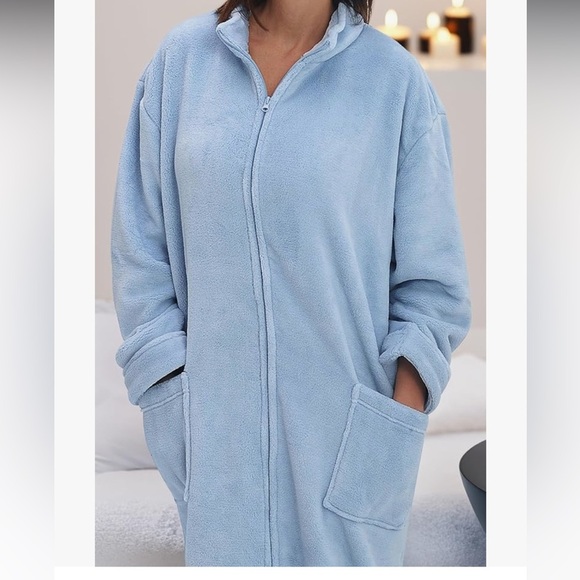 Alexander Del Rossa Light Blue Plush Robe - Picture 2 of 7